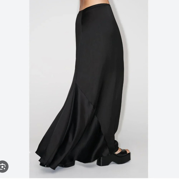 Zara Long Satin Effect Slip Maxi Skirt NWT Black Size Small - Picture 3 of 12